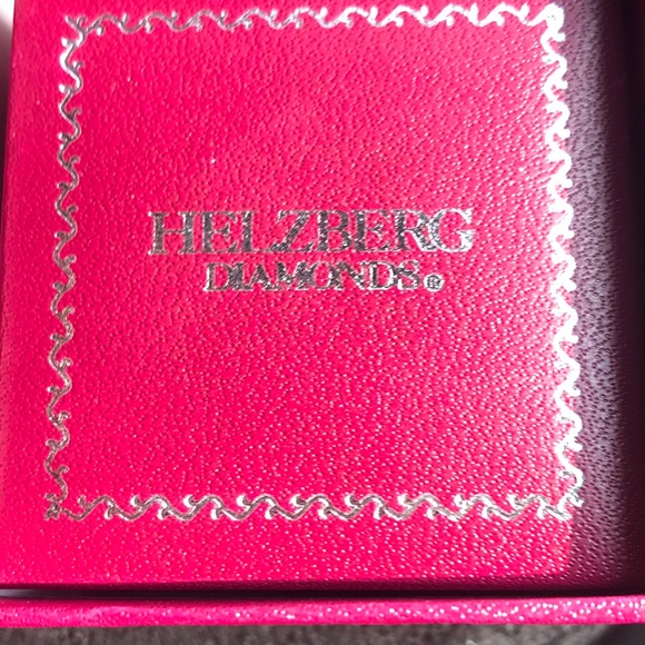 New in box never worn Helzberg earrings - Picture 2 of 2
